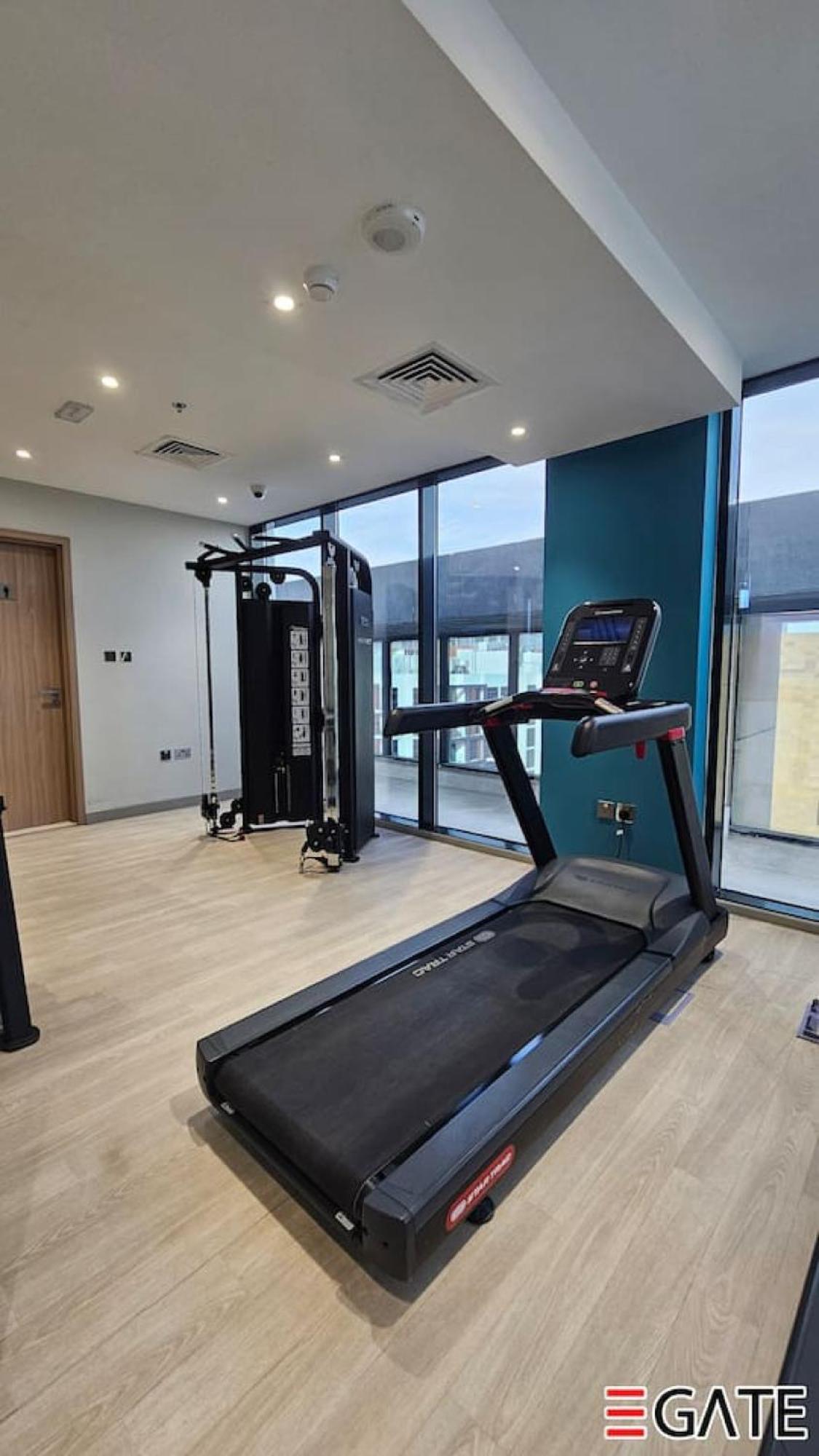 Egate - - 1 Bedroom 6th Floor With Pool View- 17-625 *