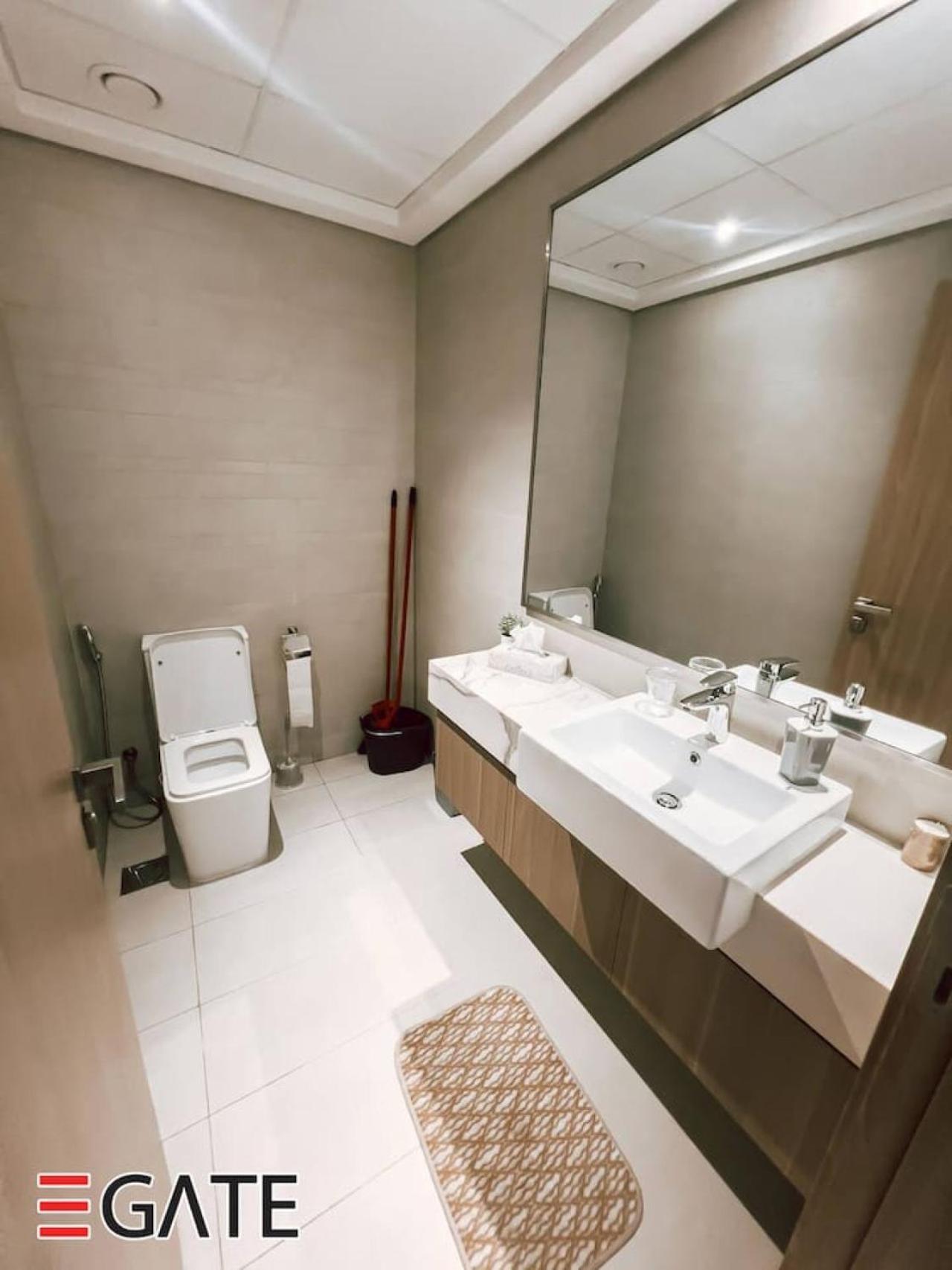 Egate - - 1 Bedroom 6th Floor With Pool View- 17-625 * Dubai