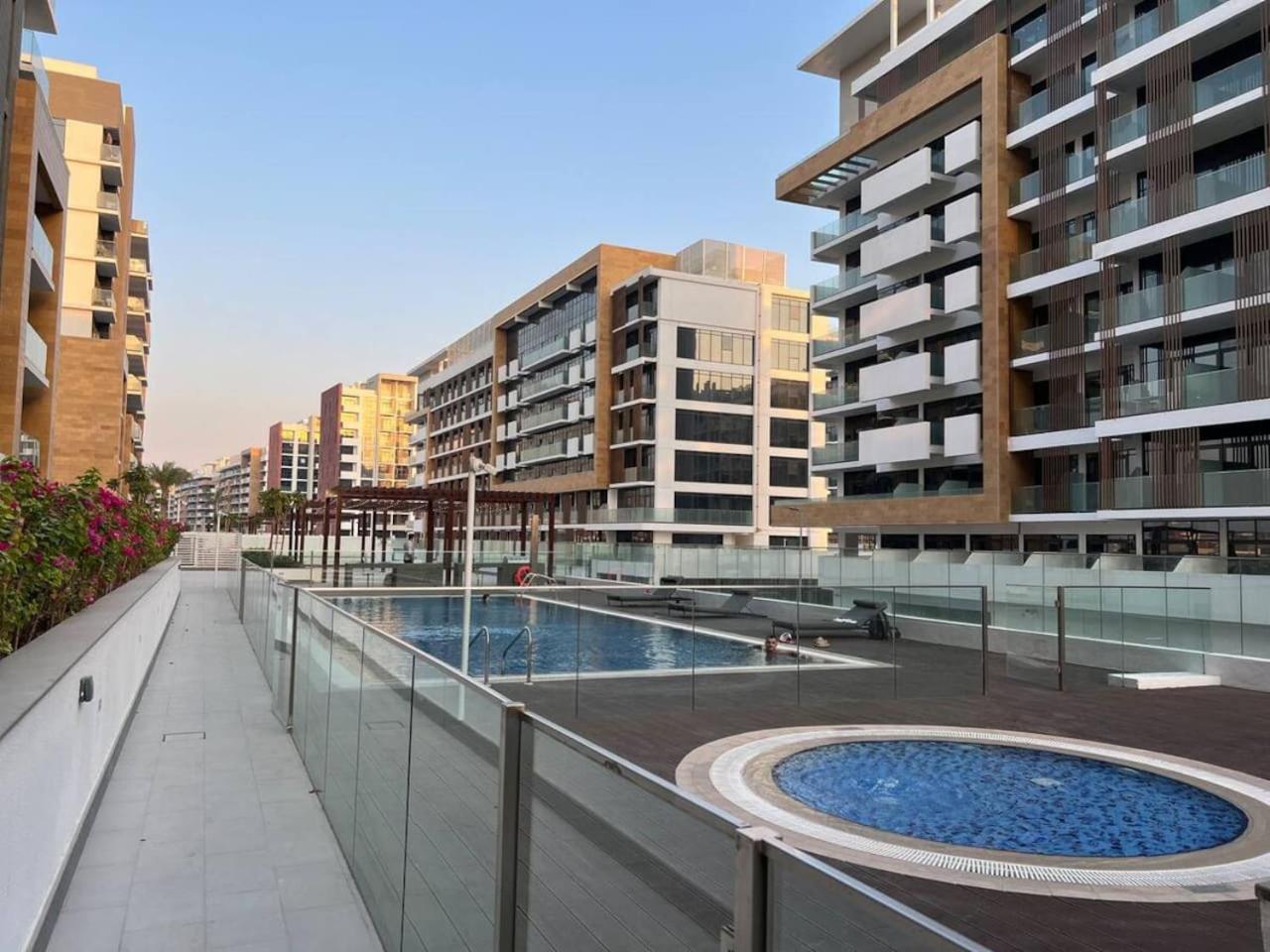 Egate - - 1 Bedroom 6th Floor With Pool View- 17-625 *