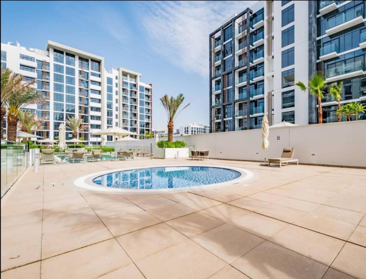 Egate - - 1 Bedroom 6th Floor With Pool View- 17-625 Apartment Dubai