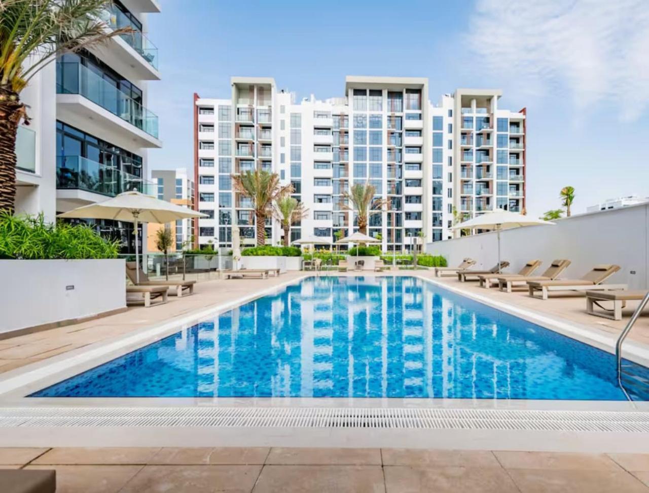 Egate - - 1 Bedroom 6th Floor With Pool View- 17-625 * Dubai