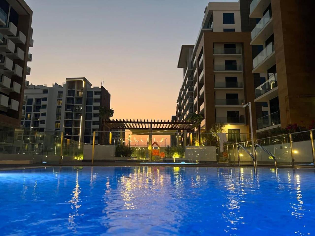Egate - - 1 Bedroom 6th Floor With Pool View- 17-625 Apartment